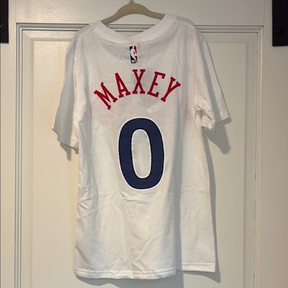 BNWT Nike Sixers White Maxey tee, youth size S - Picture 2 of 3